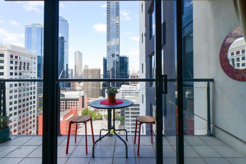 Apartment Amazing Colourful Pad With Style Facilities Melbourne