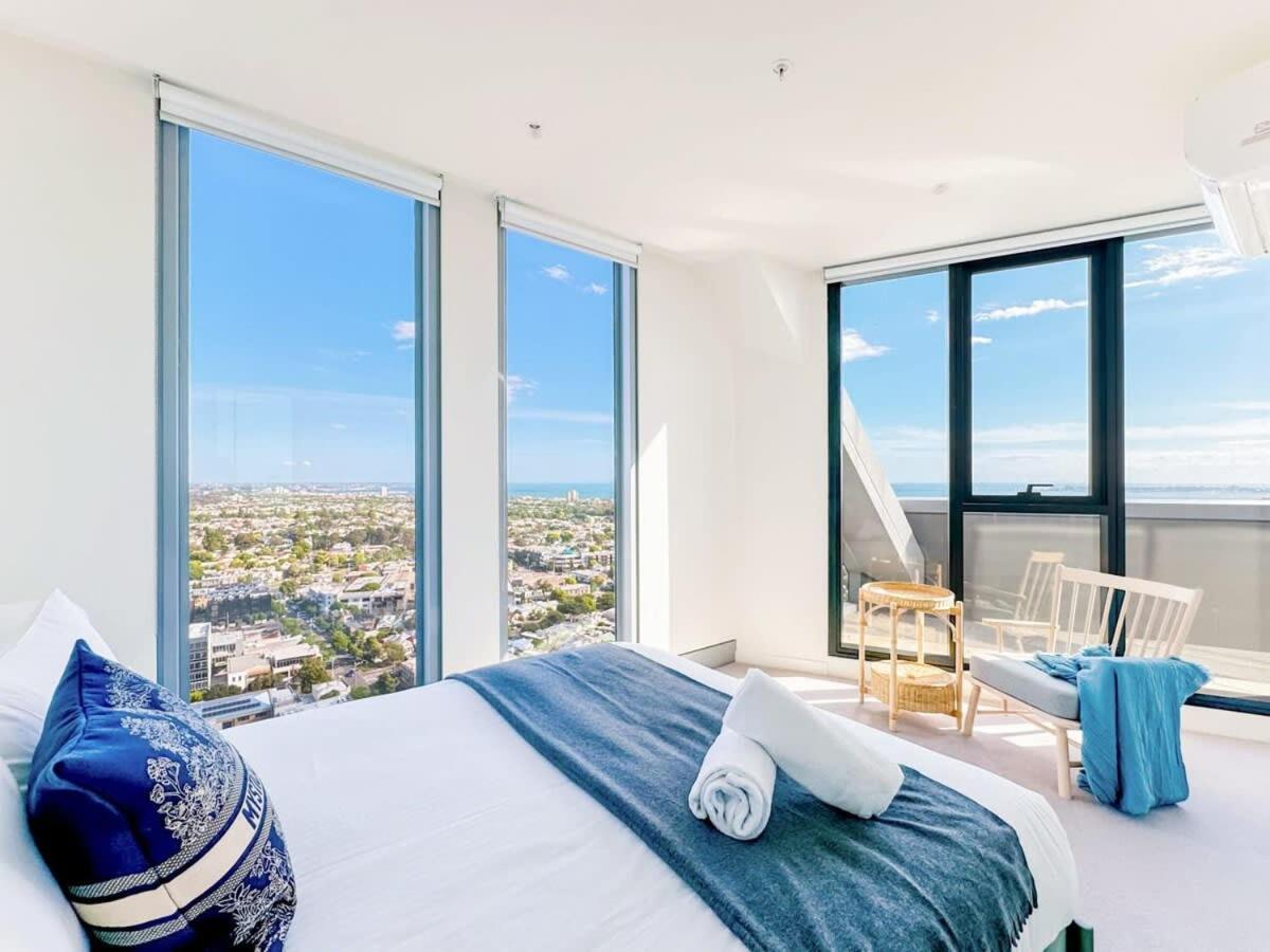 Modern 2b Bayviews*pool*gym Apartment Melbourne