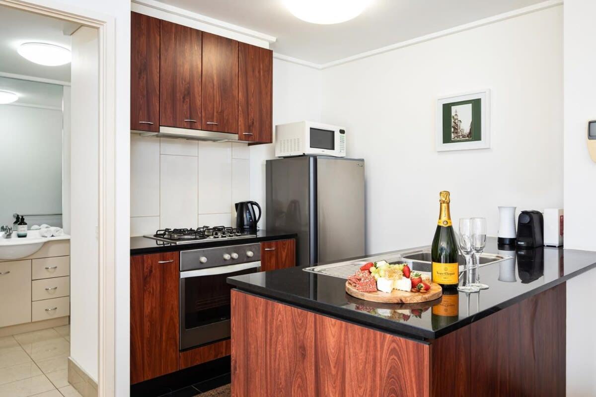 Apartamento Cbd With A C Balcony & Pool *