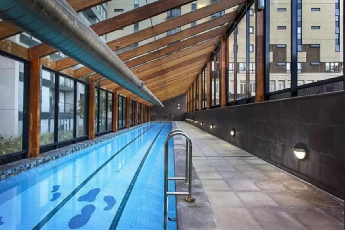 Apartamento Cbd With A C Balcony & Pool Melbourne