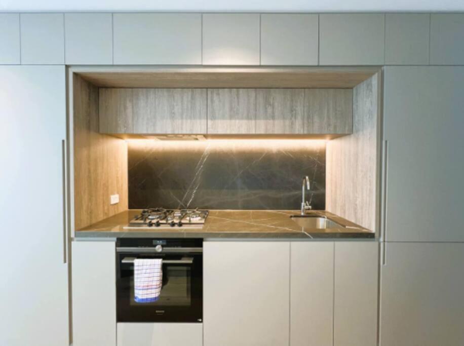 Lovely 2br Apartment, Cbd Southern Cross, Lvl 66 Melbourne