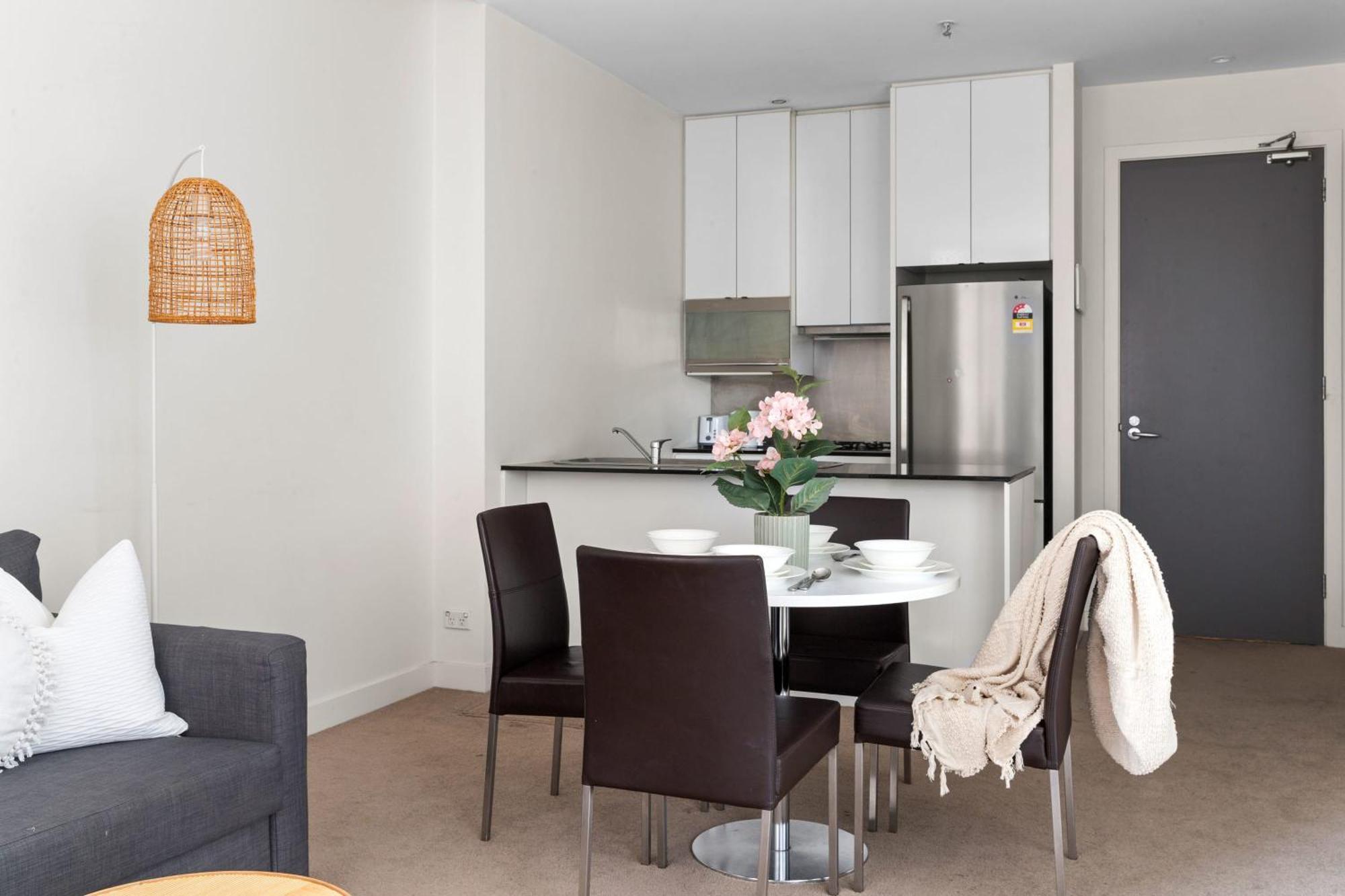 Apartamento A Stylish & 2br Near Flinders Station *