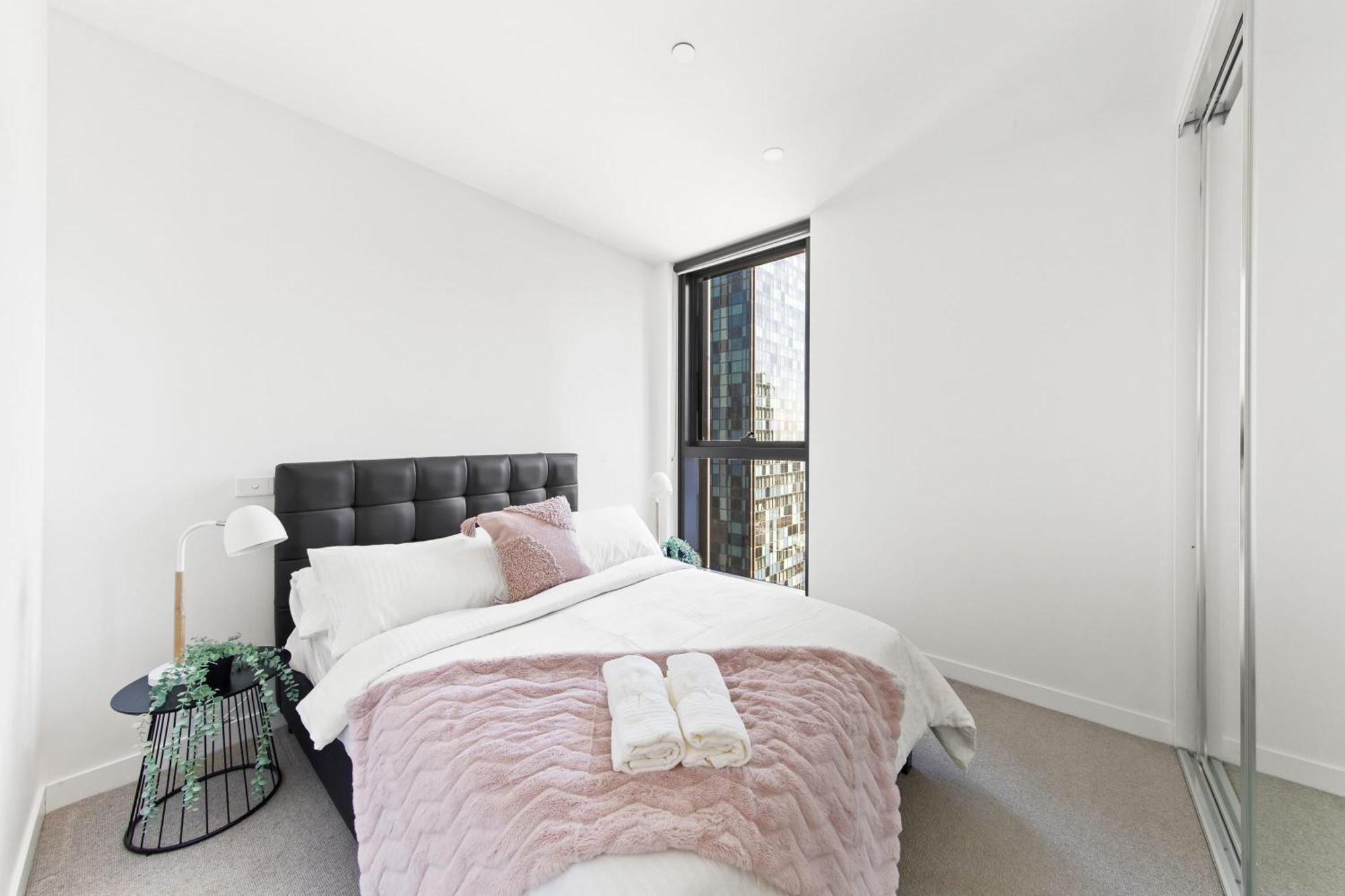 Comfy 2br Next To Views *