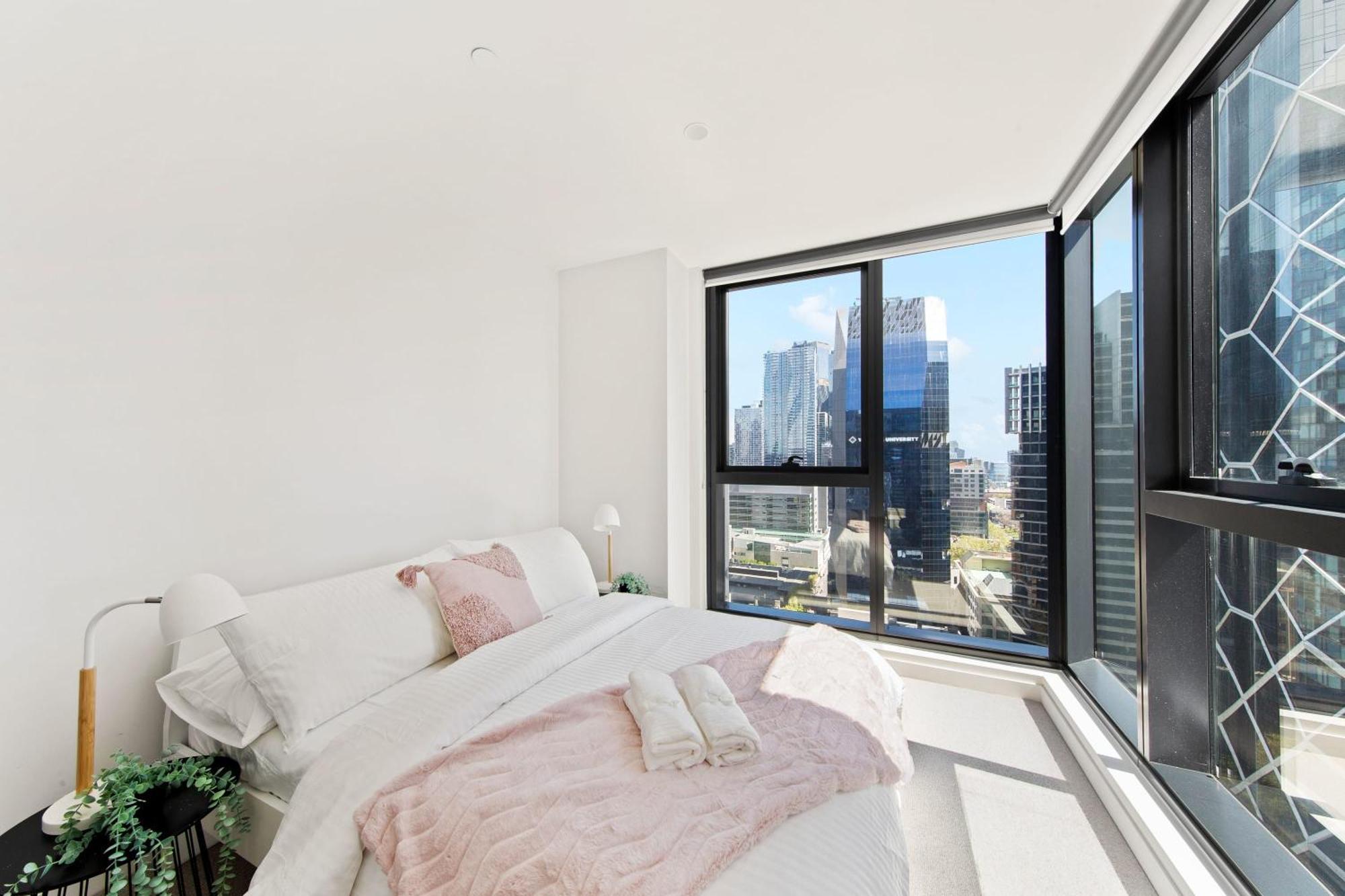Comfy 2br Next To Views *