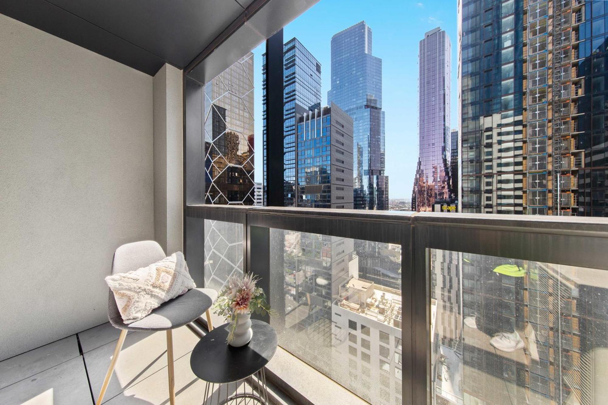 Comfy 2br Next To Views Apartment