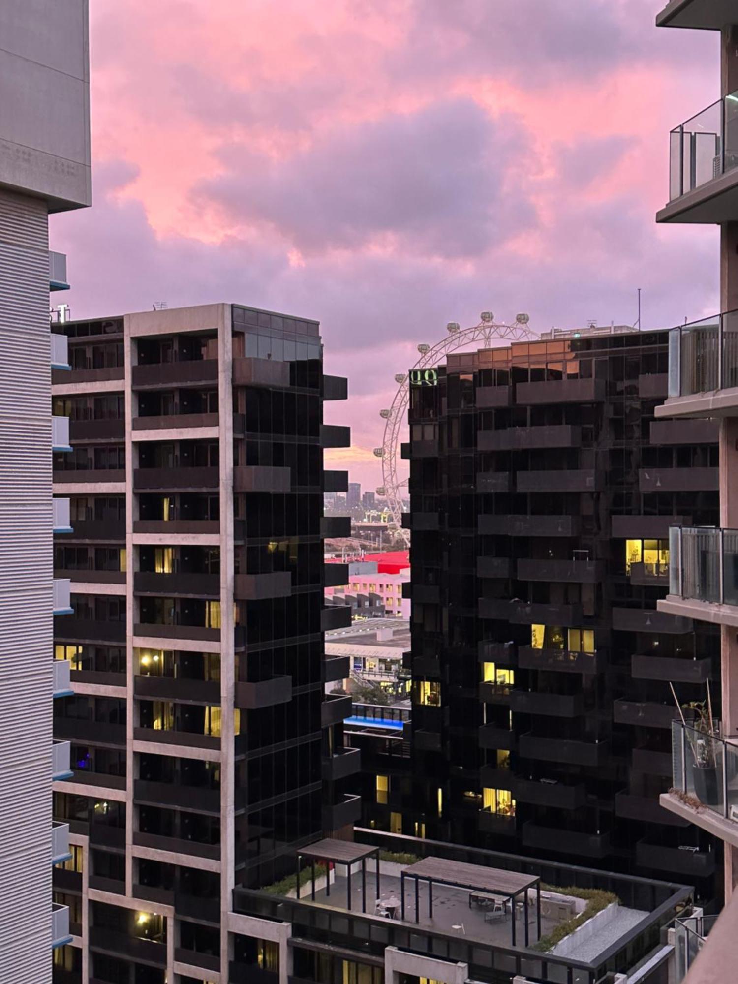 Sea View, Gym & Pool, 2 Bedrooms 2 Bathrooms Apartment