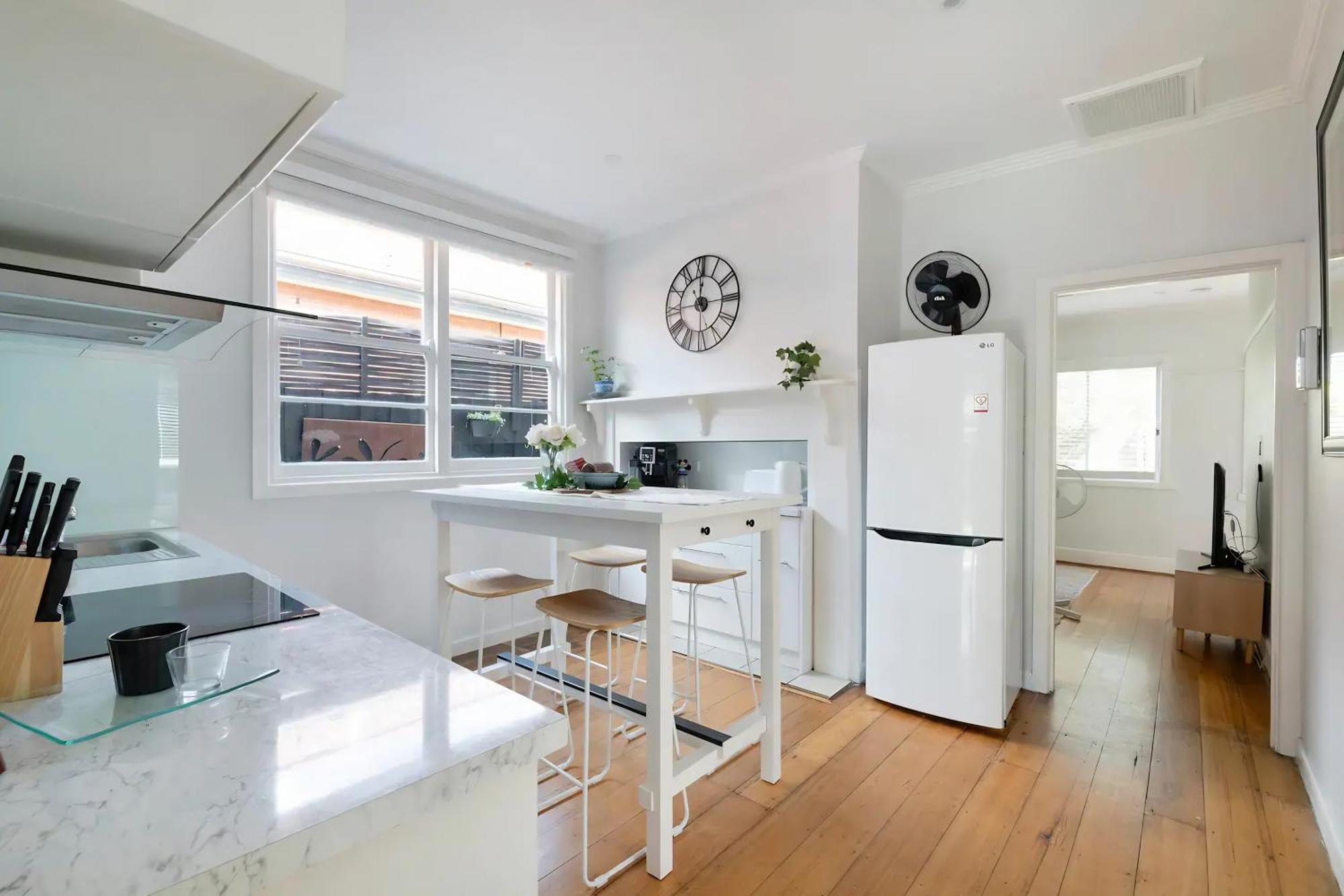 Inner City West Footscray Close To Everything Holiday home