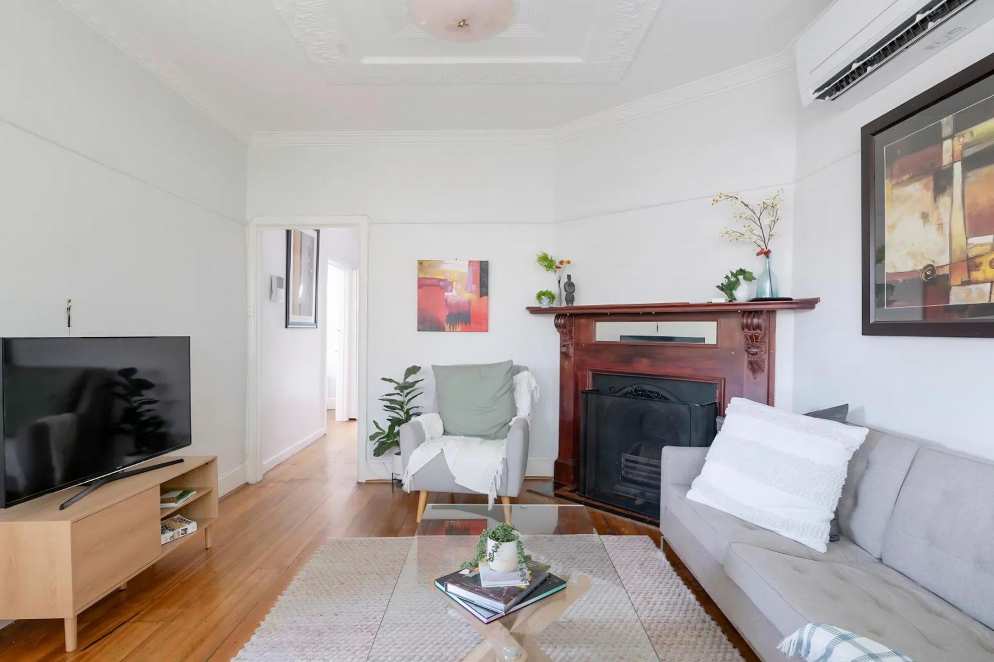 Inner City West Footscray Close To Everything Holiday home *