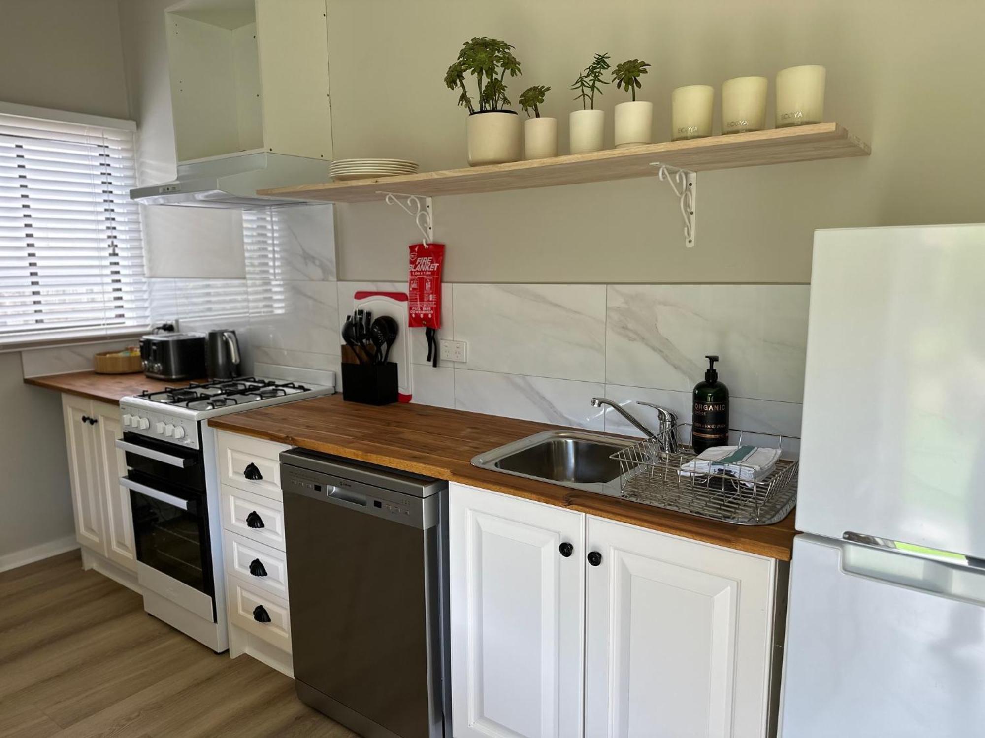 Villa Rodonia - In Kew *