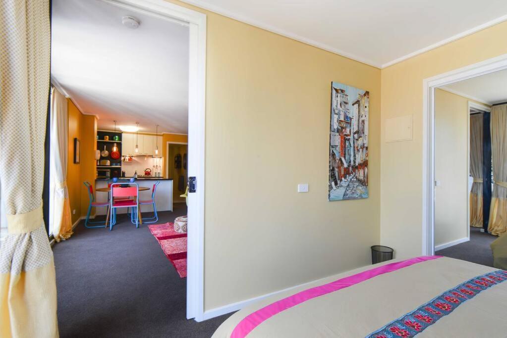 Amazing Colourful Pad With Style Facilities Melbourne