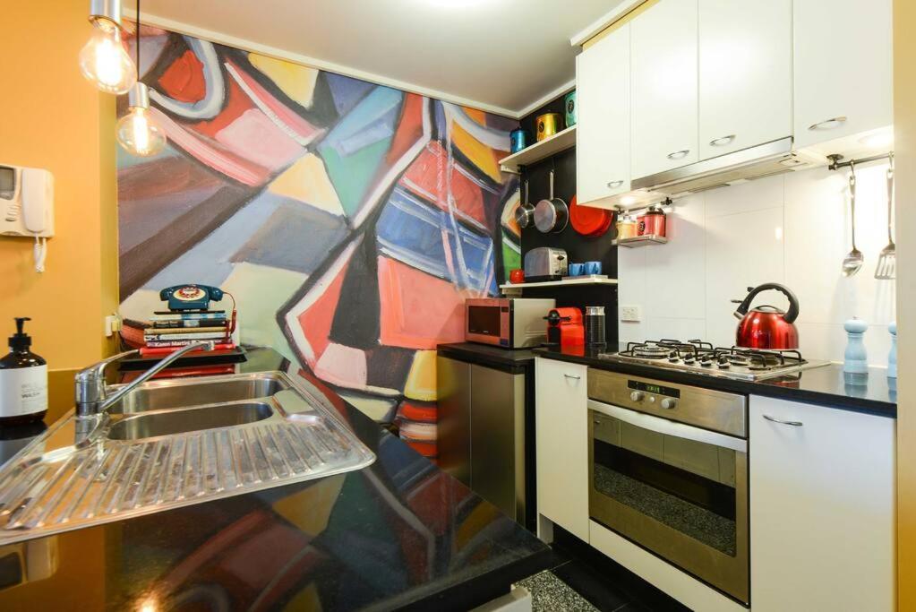 Amazing Colourful Pad With Style Facilities Apartment *