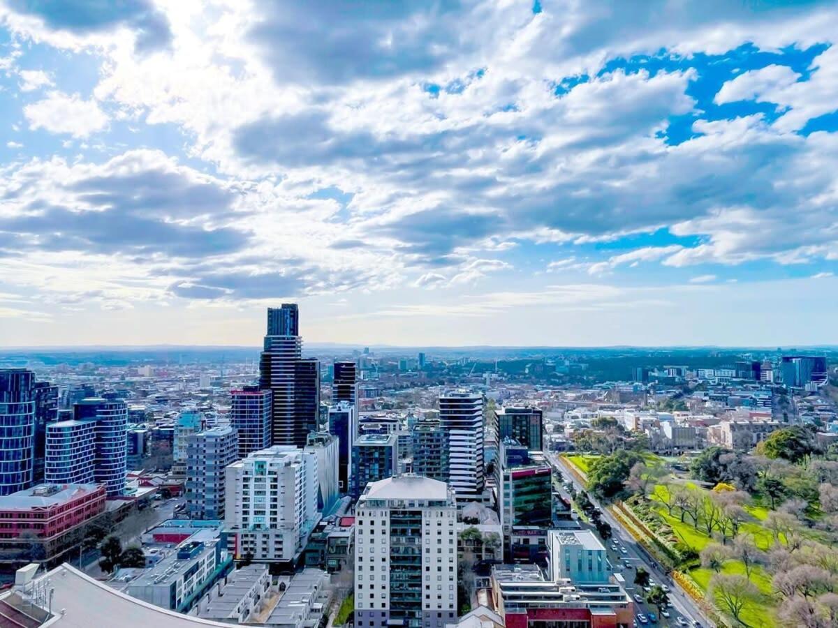 Pride Cbd Skyline View 2b2b Lv32 *