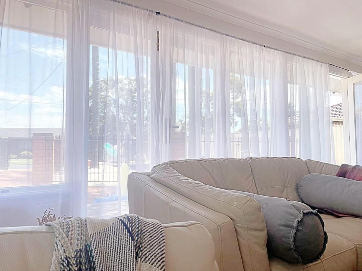 Evies White House Oasis I Pool & Close To Airport