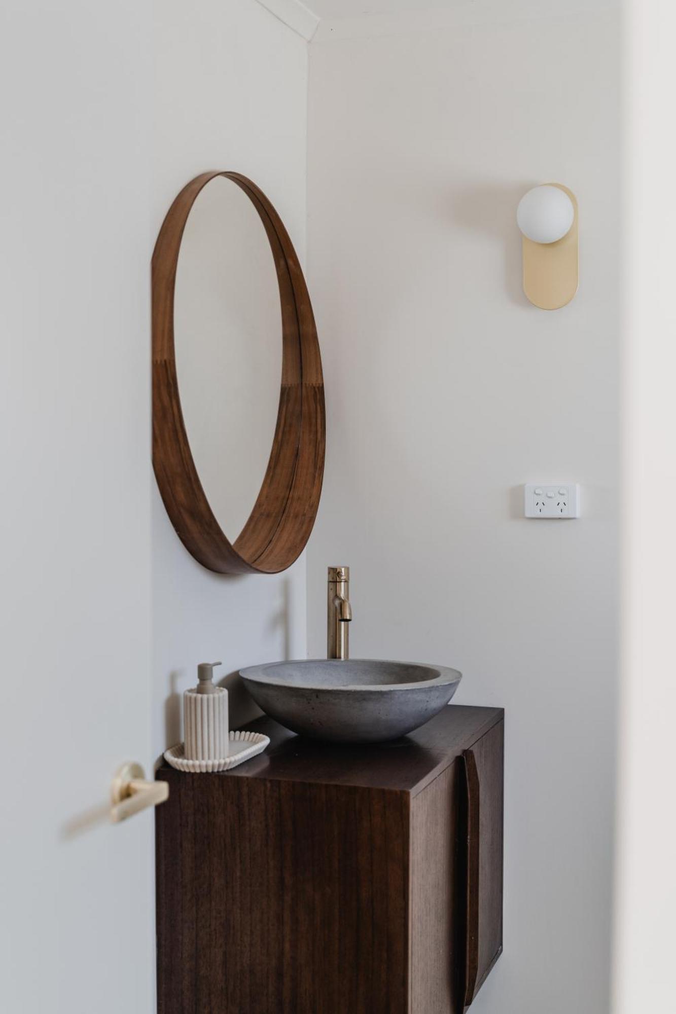 Boutique Stylish 3 Bedroom Family In With Parking * Melbourne