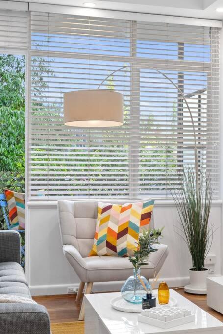 Apartment South Yarra Sleek: Urban Pad *