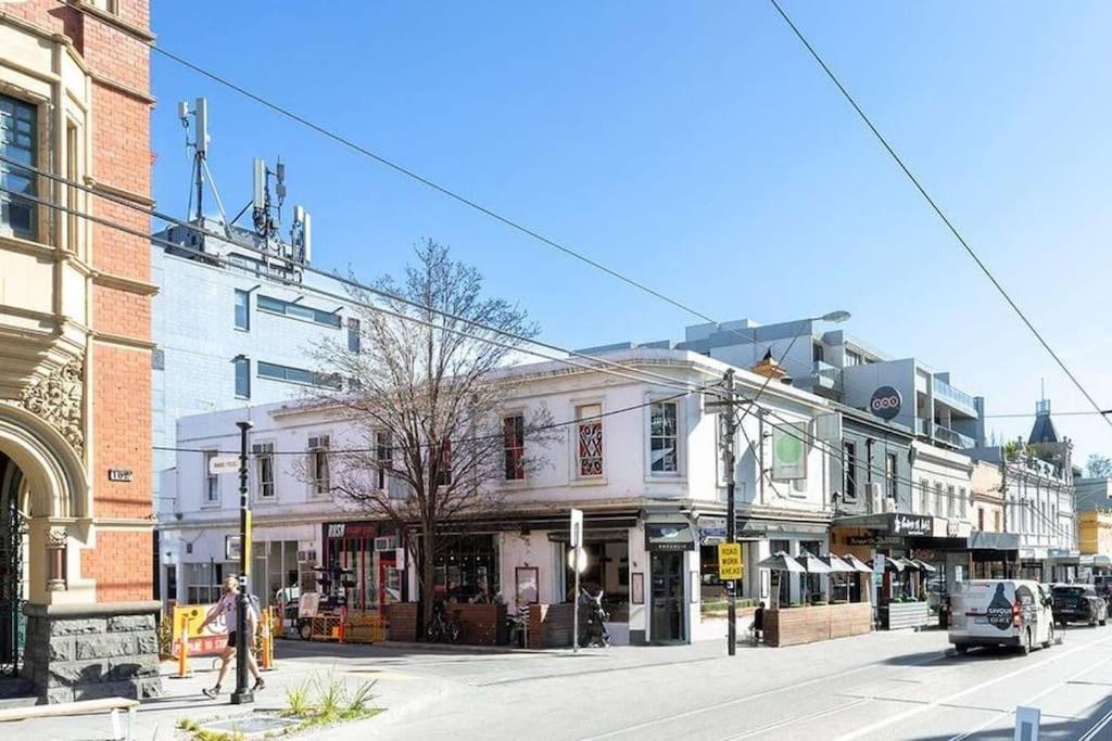 South Yarra Sleek: Urban Pad Melbourne