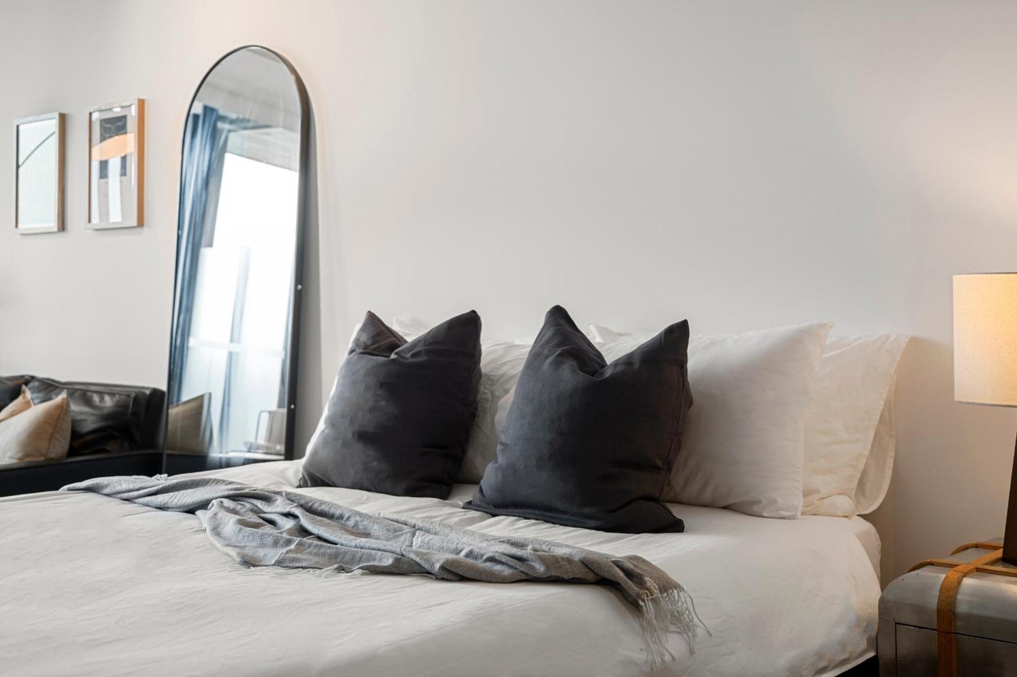 Modern, Industrial Hideaway * Melbourne