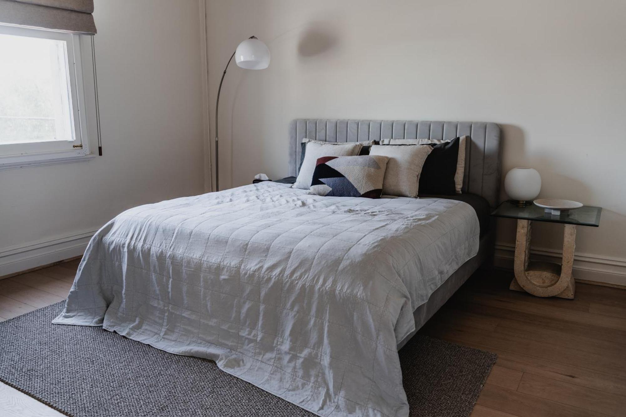 Boutique Stylish 3 Bedroom Family In With Parking Apartment Melbourne