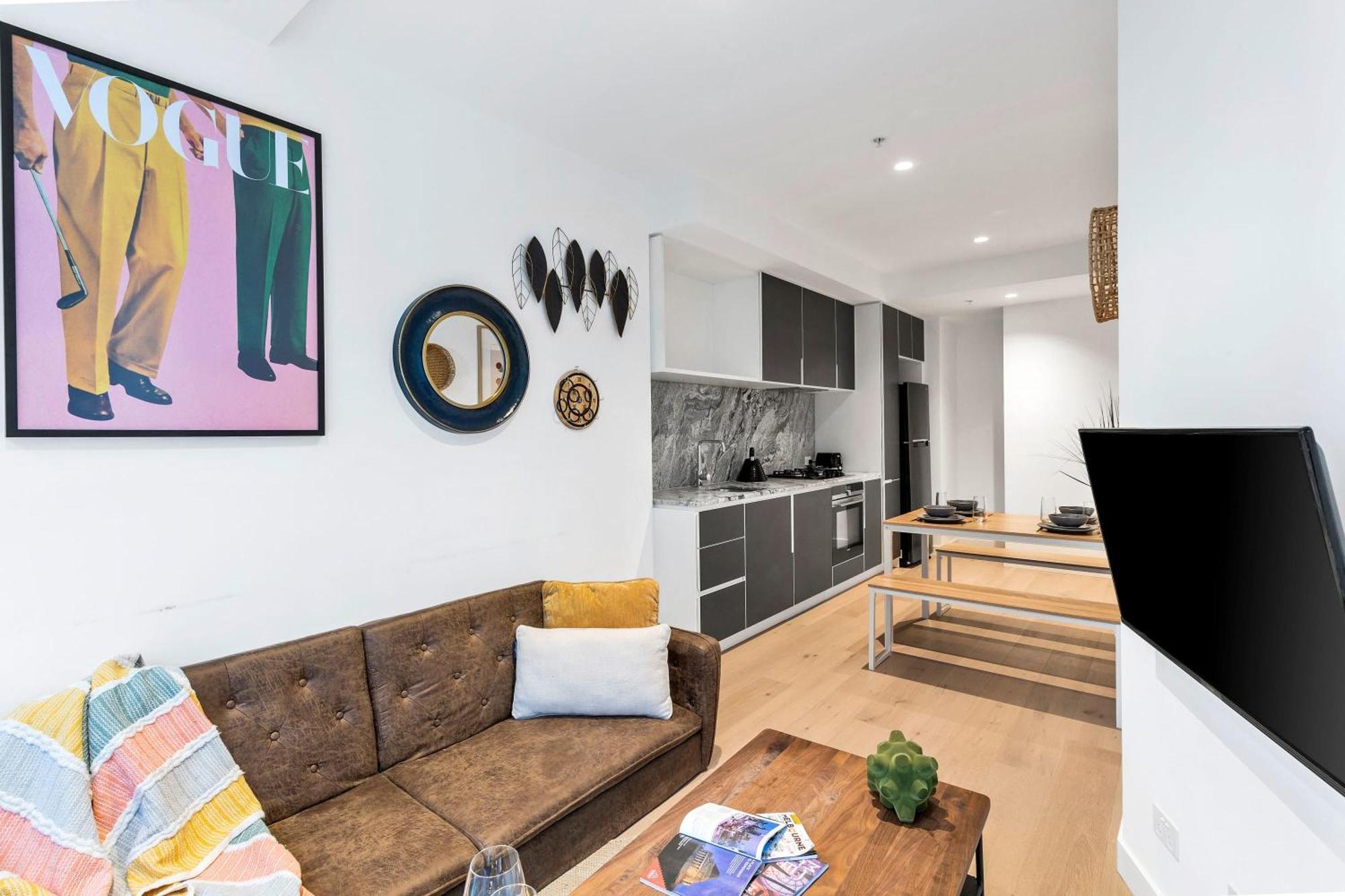 A Lovely Right Next To Southern Cross Station Apartment Melbourne