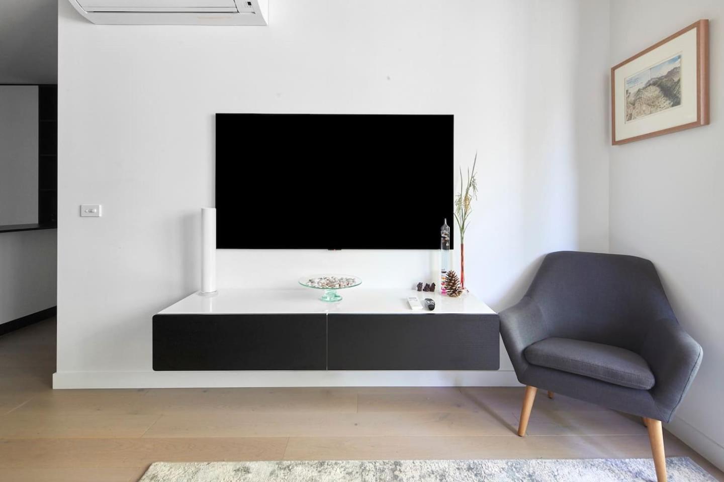 Apartment 'modern Minimalism' Slate Chic In The Melbourne
