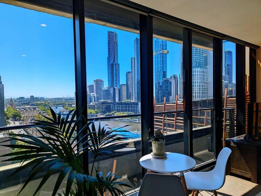 Breathtaking Views Of Yarra River And City Skyline With Free Parking Gym Access * Melbourne