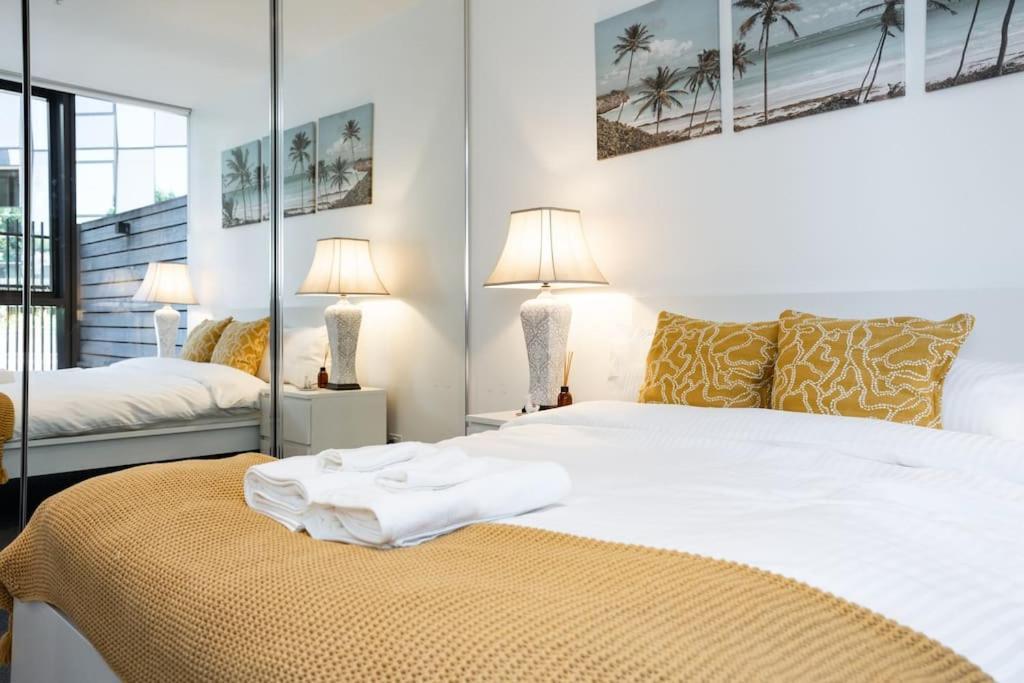 Apartamento 2 Bd Luxury At Heart Of Docklands With 85