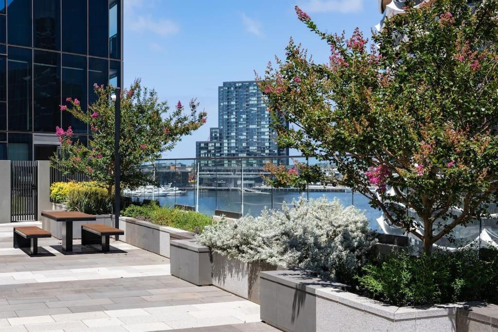 2 Bd Luxury At Heart Of Docklands With 85