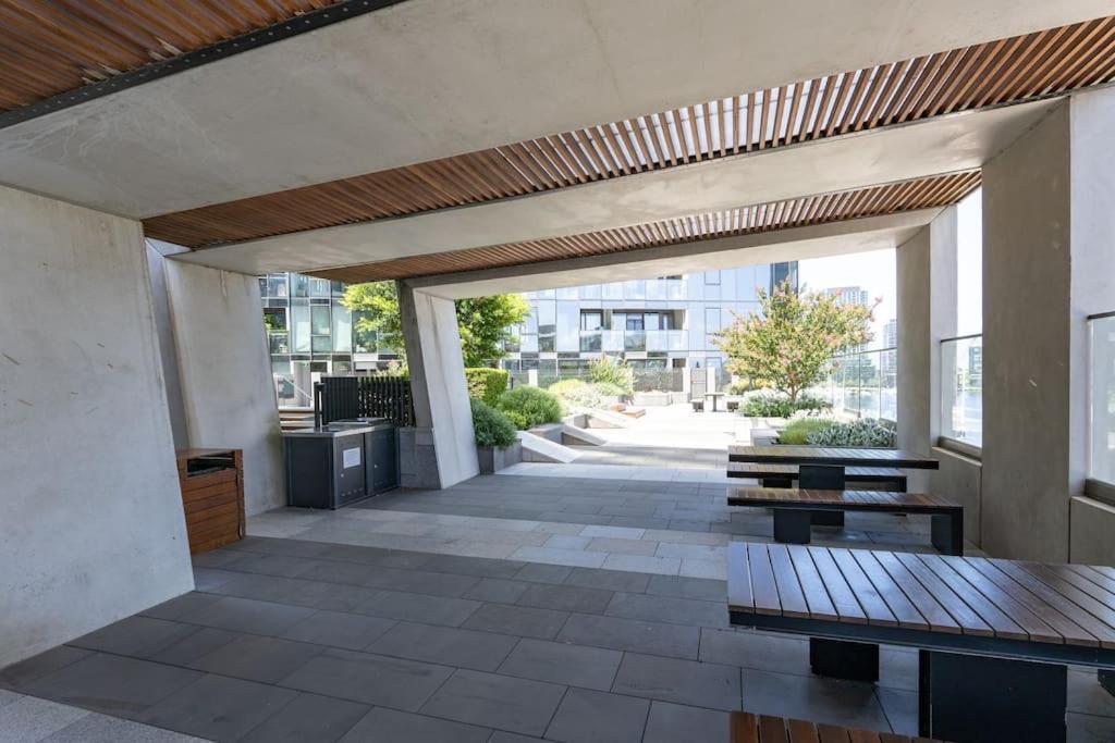 Apartamento 2 Bd Luxury At Heart Of Docklands With 85