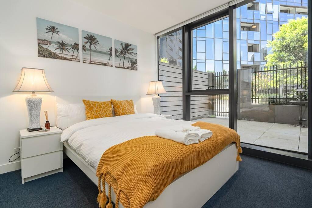 2 Bd Luxury At Heart Of Docklands With 85