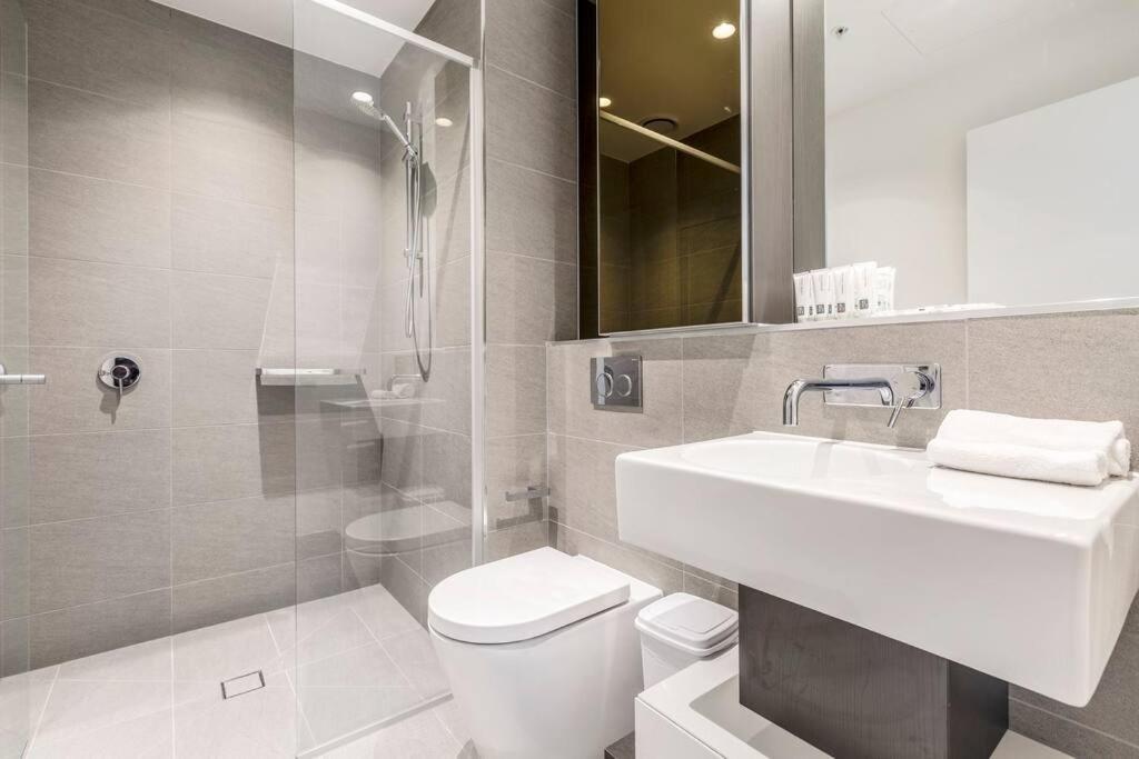 Apartment Brand New In Cbd Area! 71sqm, View Melbourne