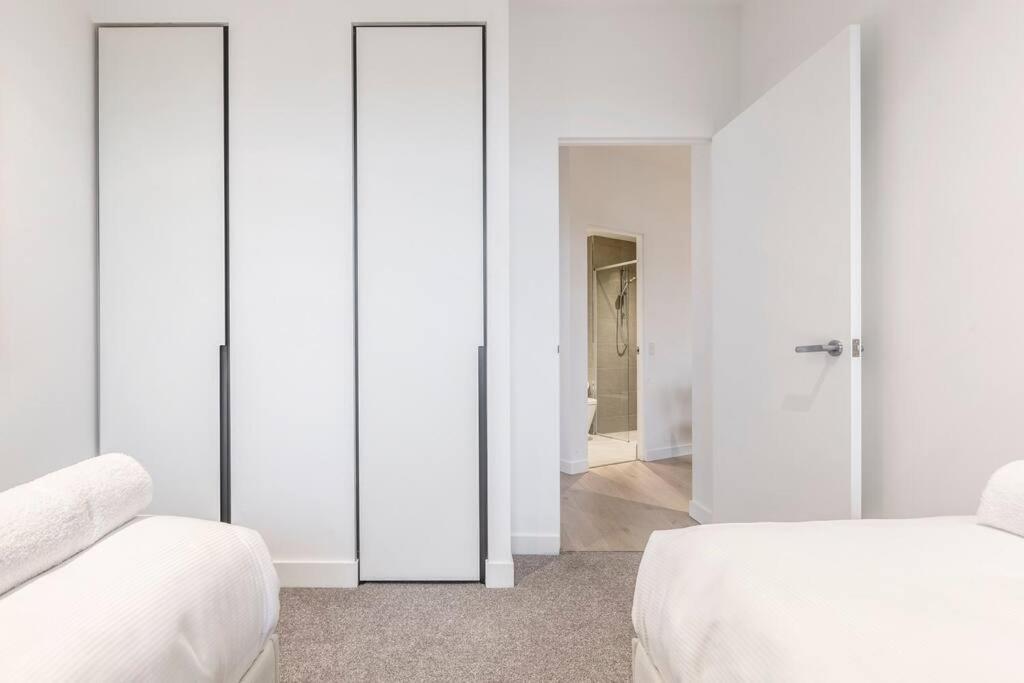 Apartment Brand New In Cbd Area! 71sqm, View Melbourne