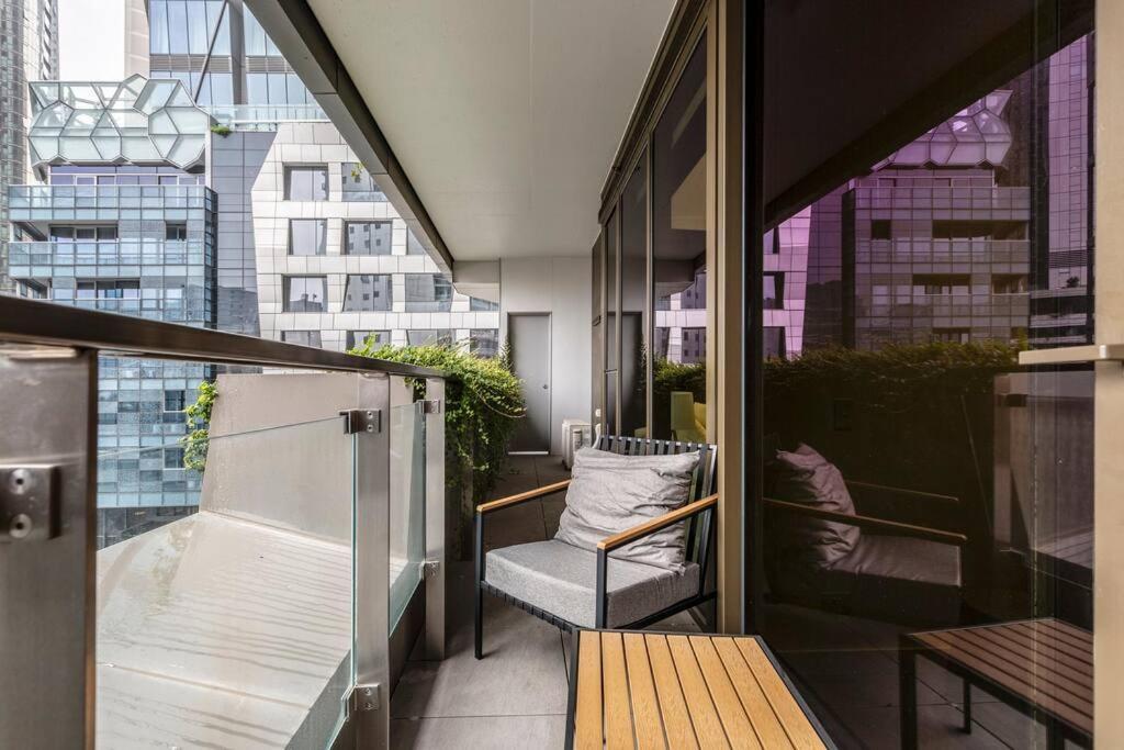 Brand New In Cbd Area! 71sqm, View Melbourne