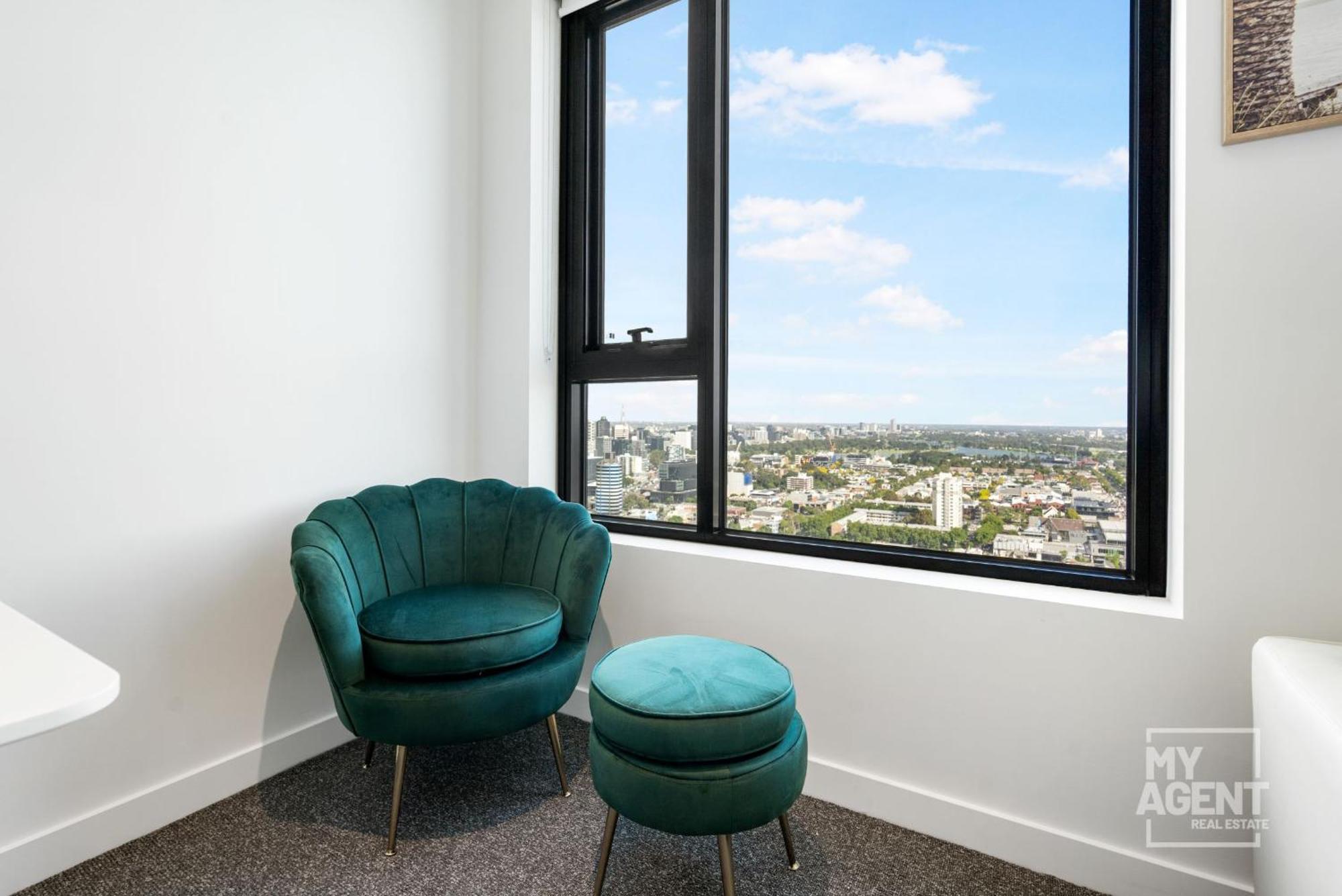 2 Bedroom In Southbanks Stature Building Apartment