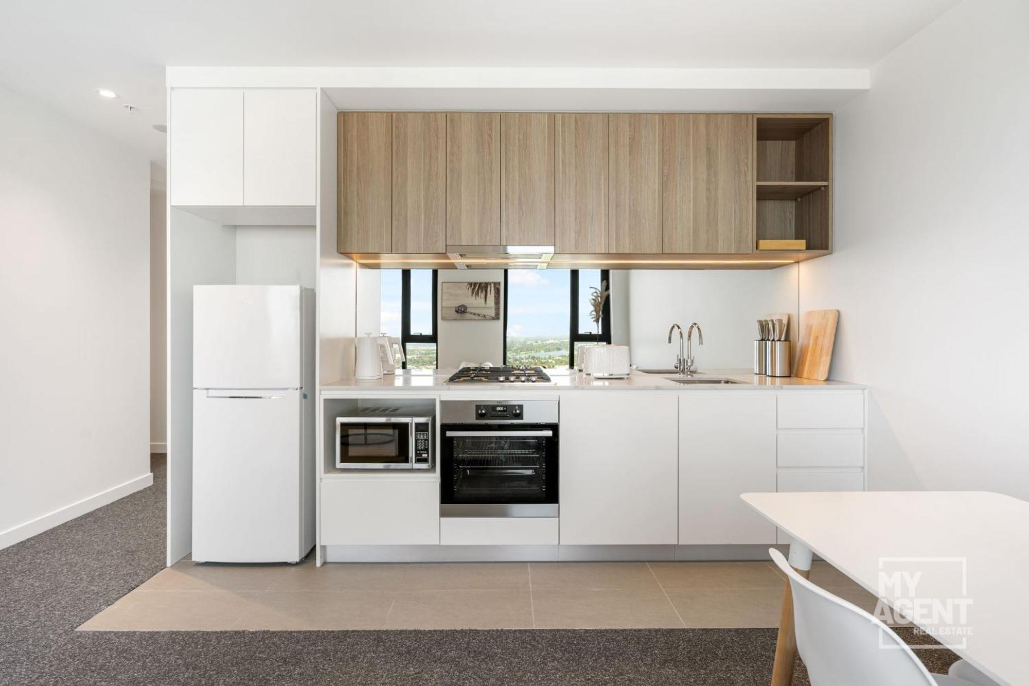 2 Bedroom In Southbanks Stature Building Apartment