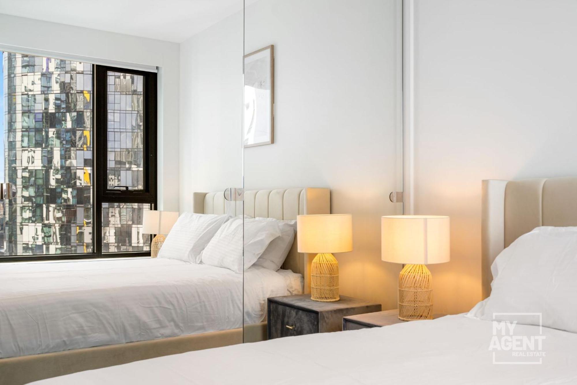 2 Bedroom In Southbanks Stature Building * Melbourne