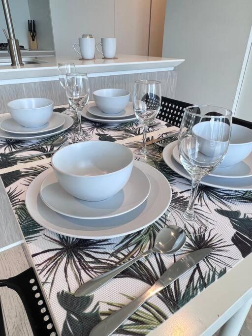 Heart Of Cbd Skyhigh And Sea View 2 Bedroom * Melbourne