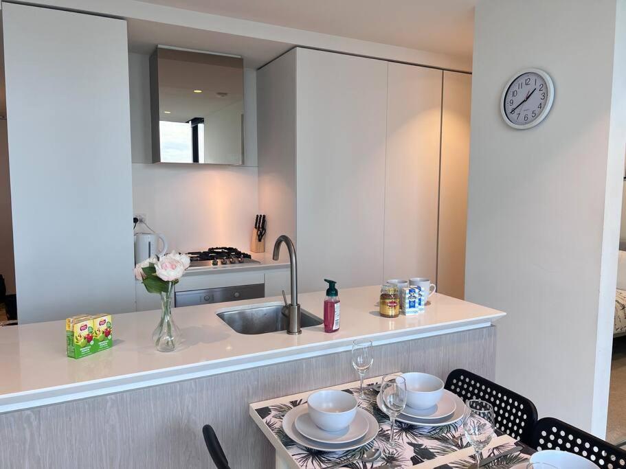 Apartment Heart Of Cbd Skyhigh And Sea View 2 Bedroom