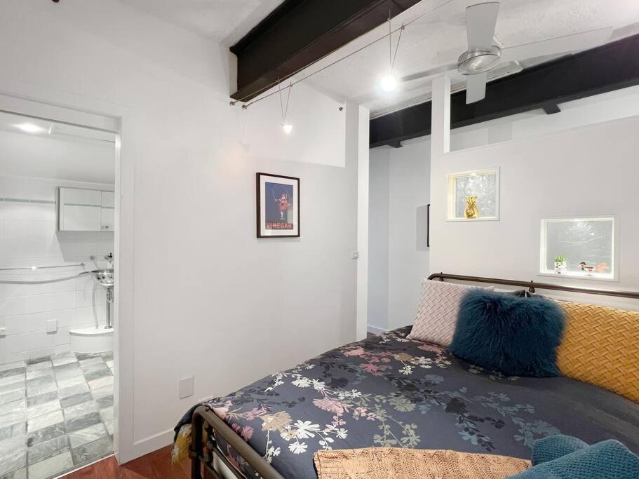 Warehouse Conversion Set 100 Metres From Bridge Rd Apartment