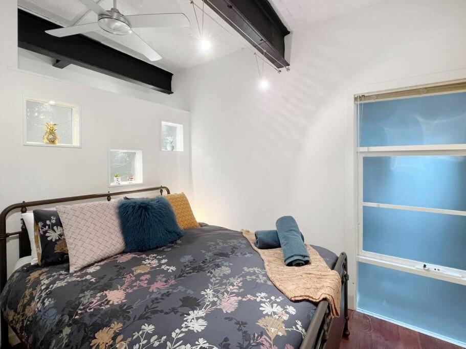Warehouse Conversion Set 100 Metres From Bridge Rd * Melbourne