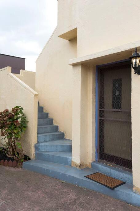 Richmond Delights - 4 Bedrooms And A Big Backyard *