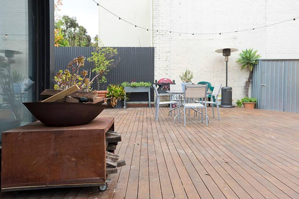 Richmond Delights - 4 Bedrooms And A Big Backyard *