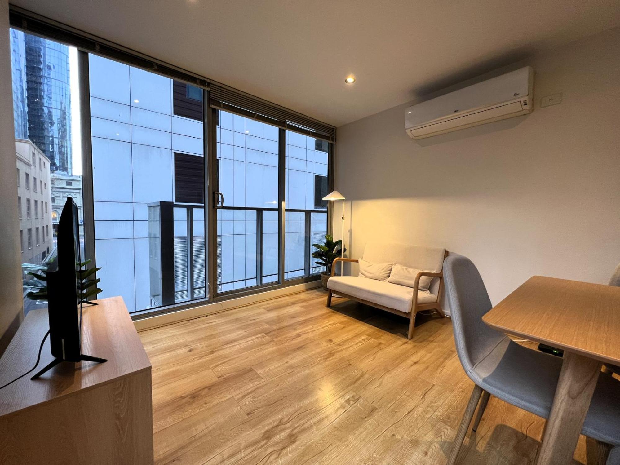 2 Brm 2 Bath, Chinatown, State Library Victoria Apartment