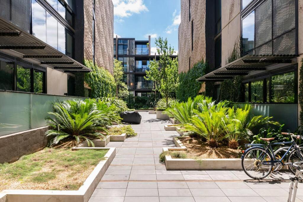 Collingwood Cool + Fast Wi-fi & Secure Car Park Melbourne