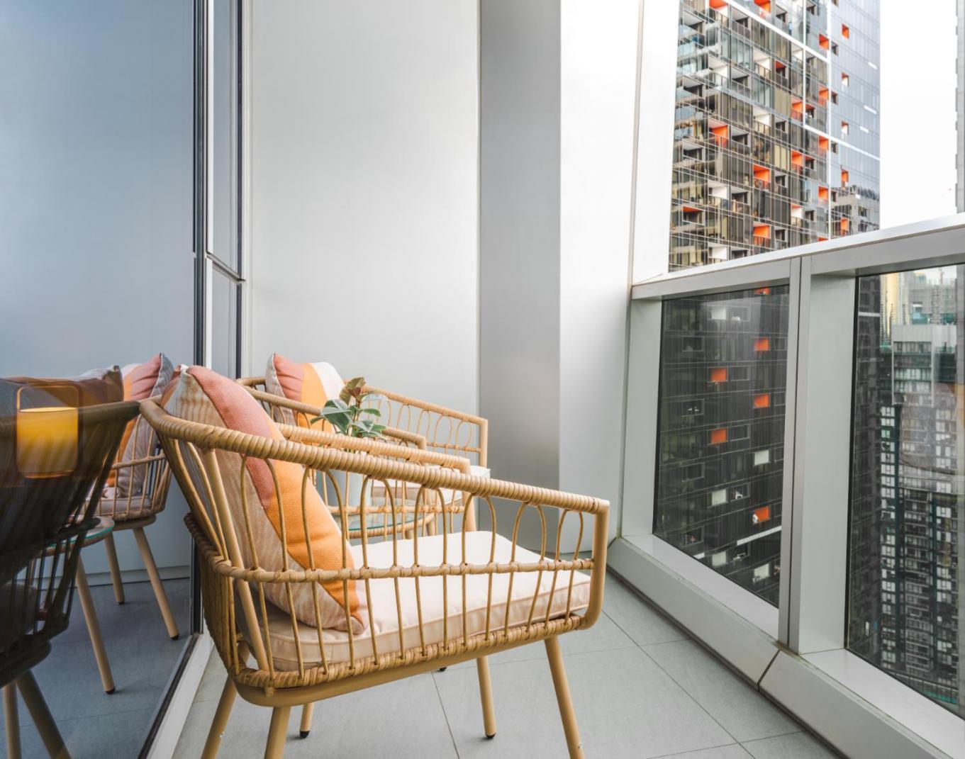 Apartment Irresistible 3br2ba Apt West Side Place Melbourne