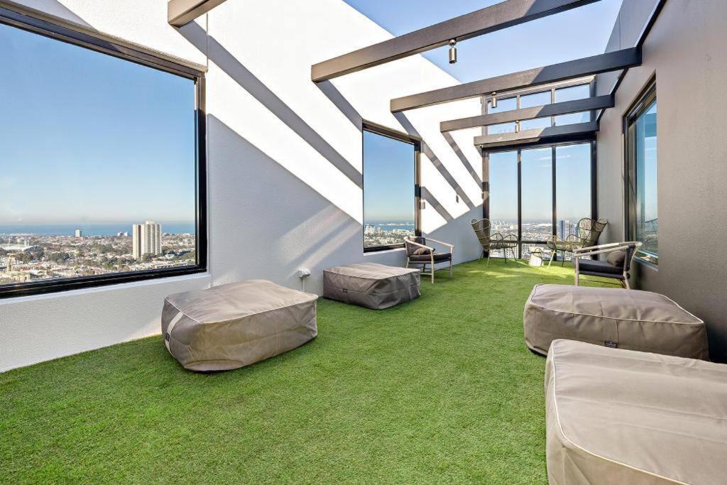 Apartment Xxx *