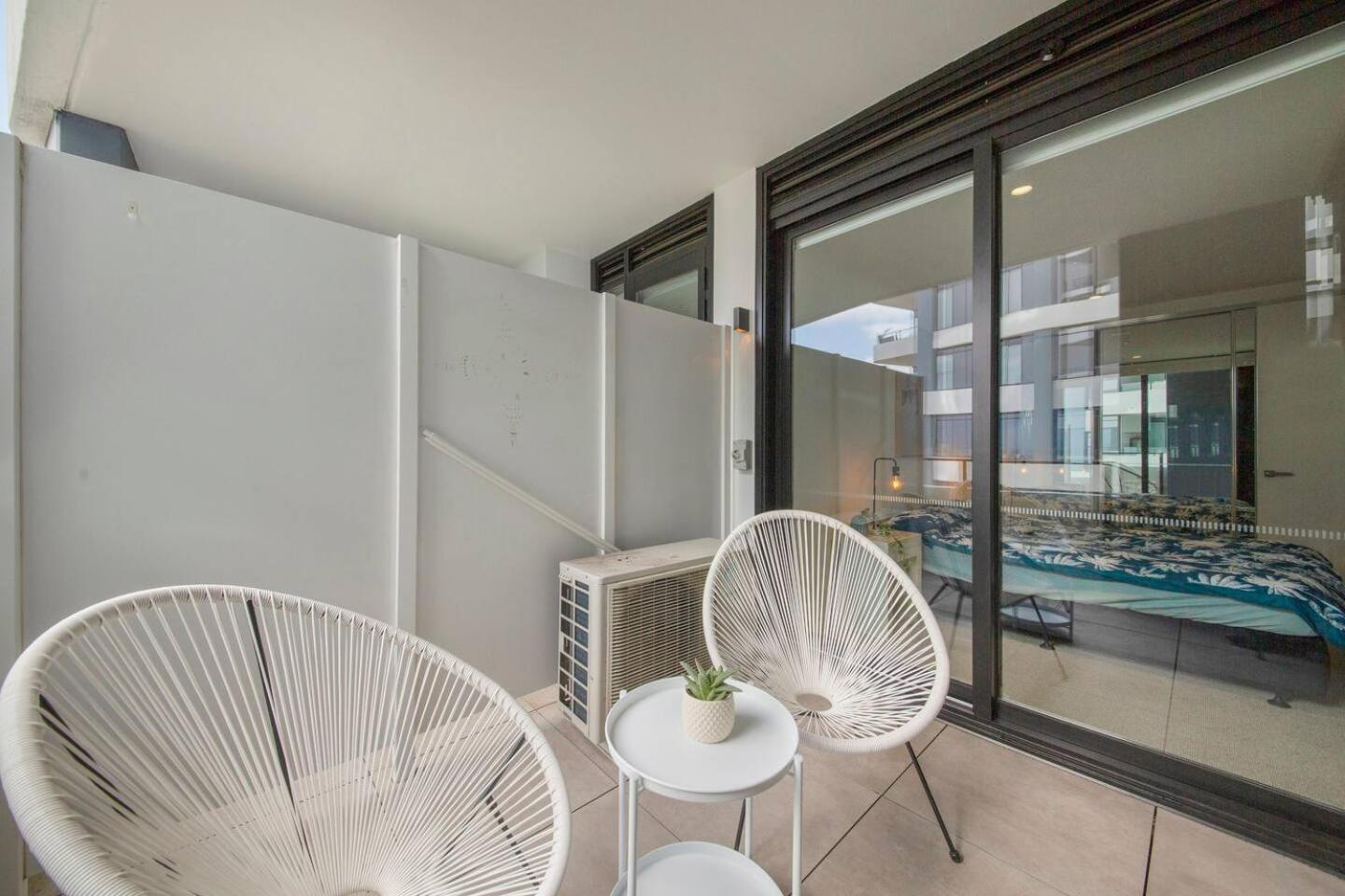 Cool And Contemporary On The Edge