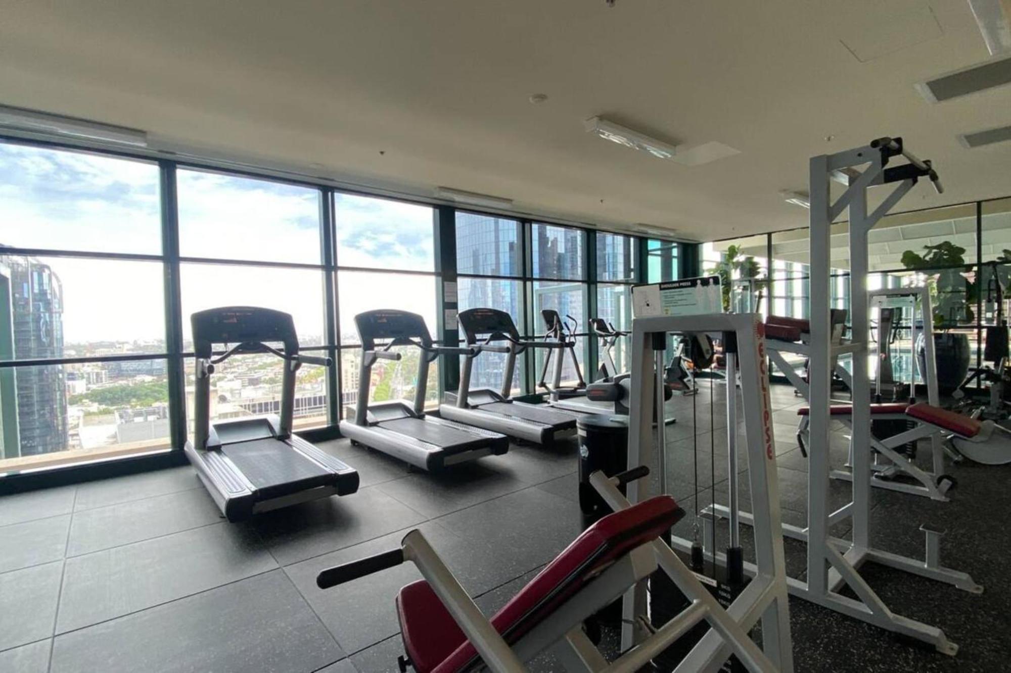 Apartment Spacious 3-bed Unit In Cbd W Pool & Gym