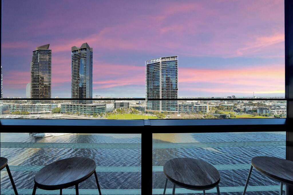 Breathtaking Views Over The Water- Spacious 2b2b1c