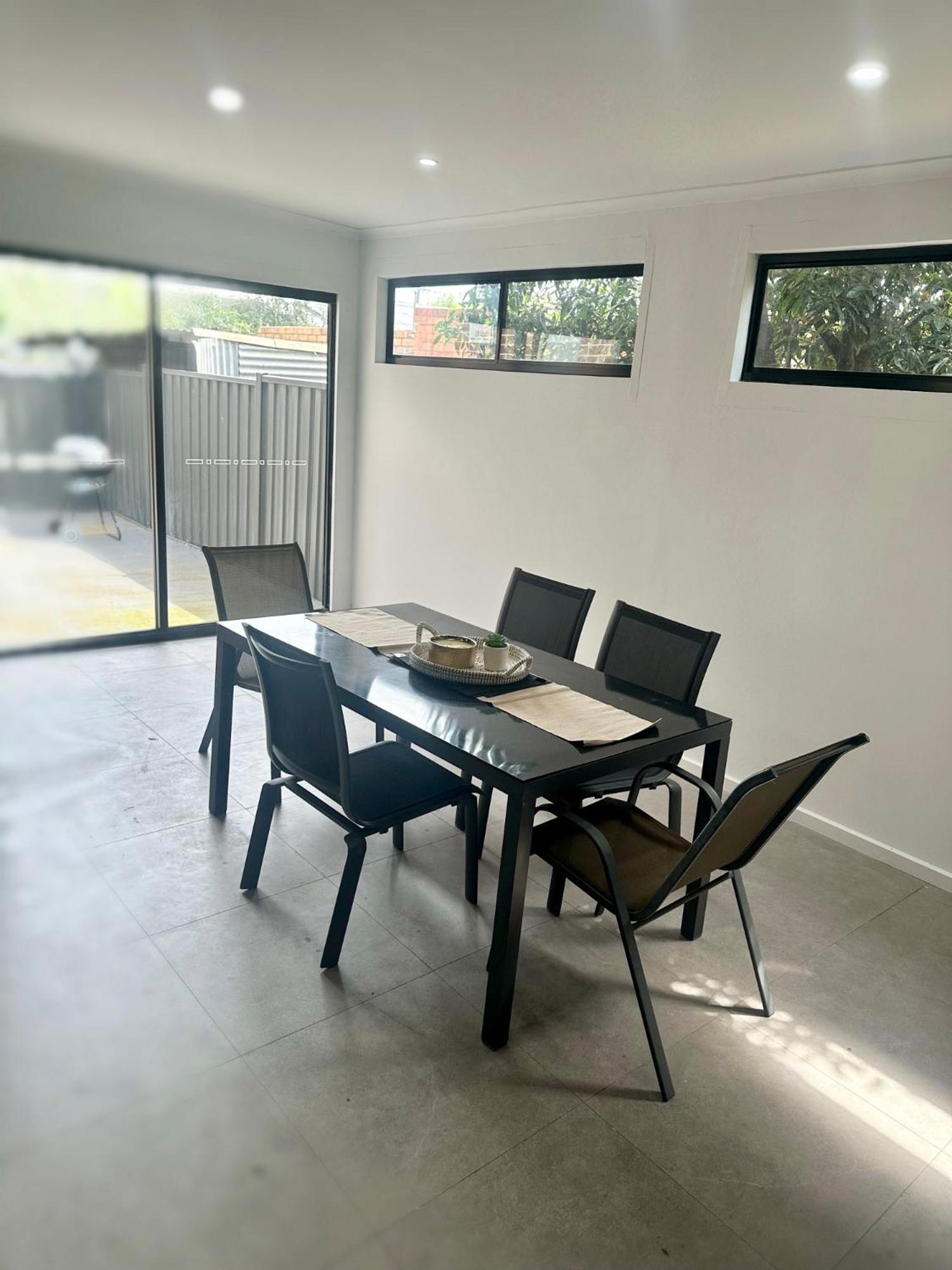 Townhouse In West Footscray *