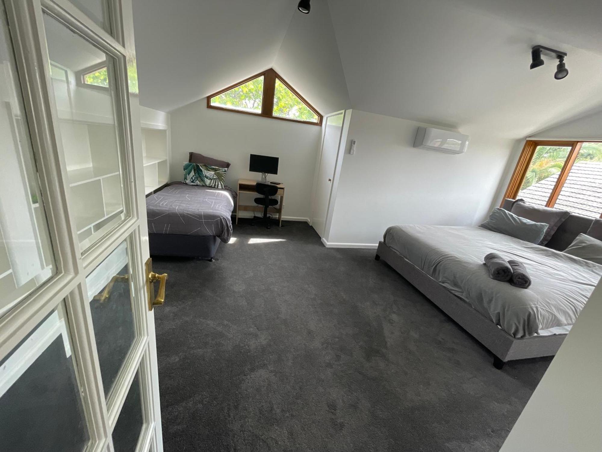 Luxury 5 Bedrooms, Pool, Quiet * Melbourne